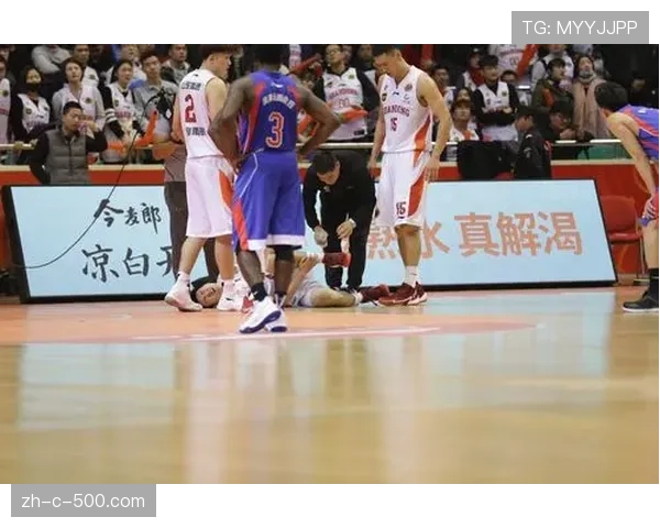 长沙勇胜高岩比赛中受伤离场 后卫线轮换面临考验